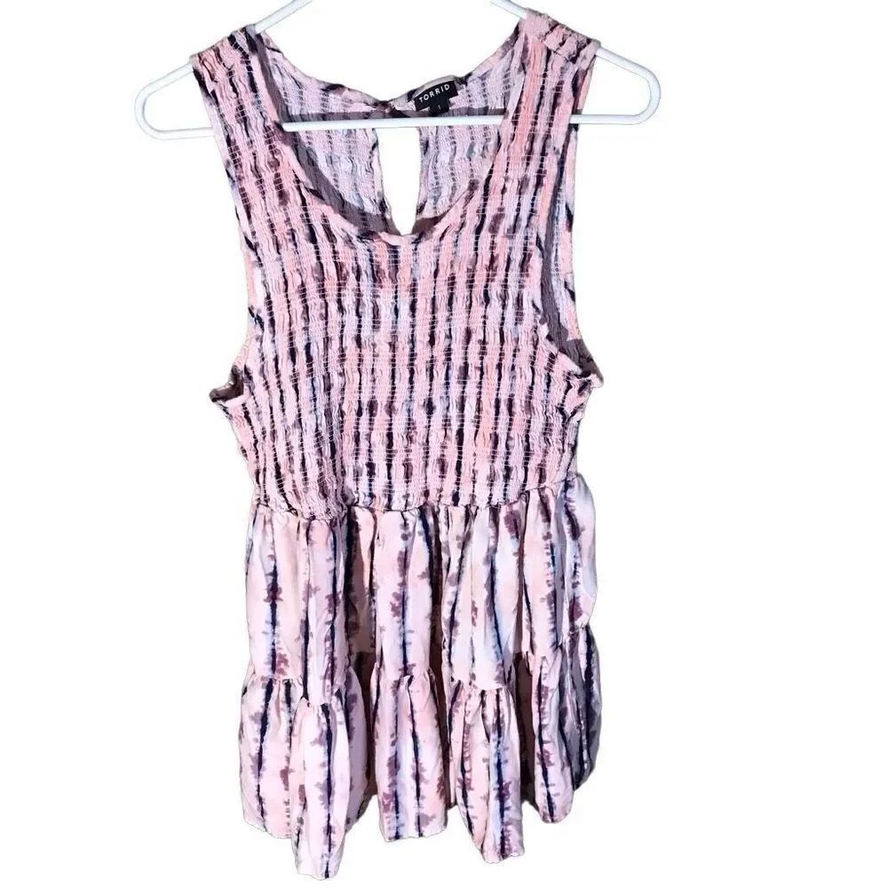 Torrid size 1 = 1X pink sleeveless smocked top shirt women’s plus